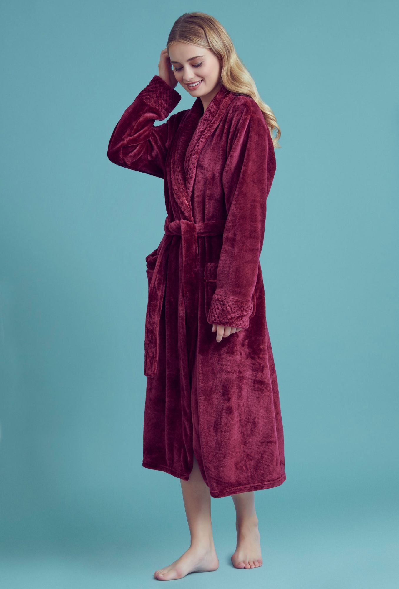Luxury Bathrobes :: Plush Robes :: Burgundy Plush Soft Warm Fleece Womens  Robe - Wholesale bathrobes, Spa robes, Kids robes, Cotton robes, Spa  Slippers, Wholesale Towels
